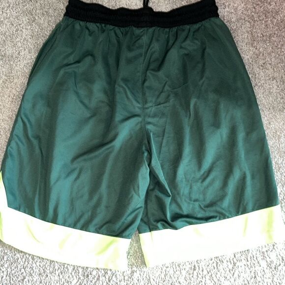 Mens Nike Killer 2 tone Green trim Big swoosh Tennis 9” inseam Shorts L unlined - Picture 4 of 5